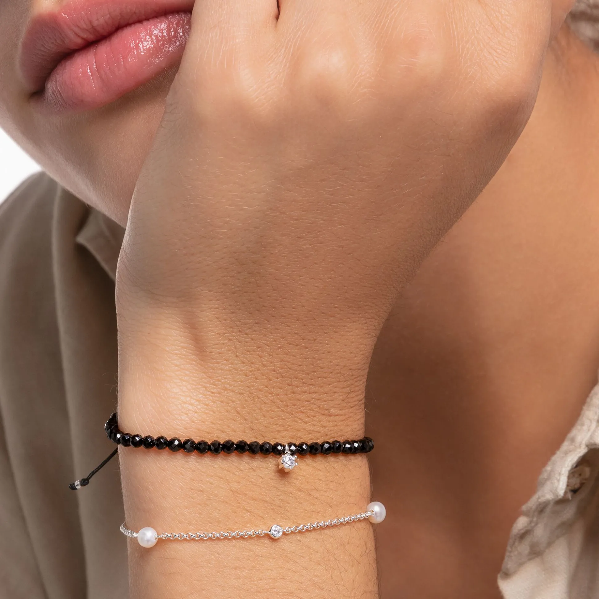 Store Armband mit schwarzen Onyx-Beads und weißem Stein Silber Damen Armbänder