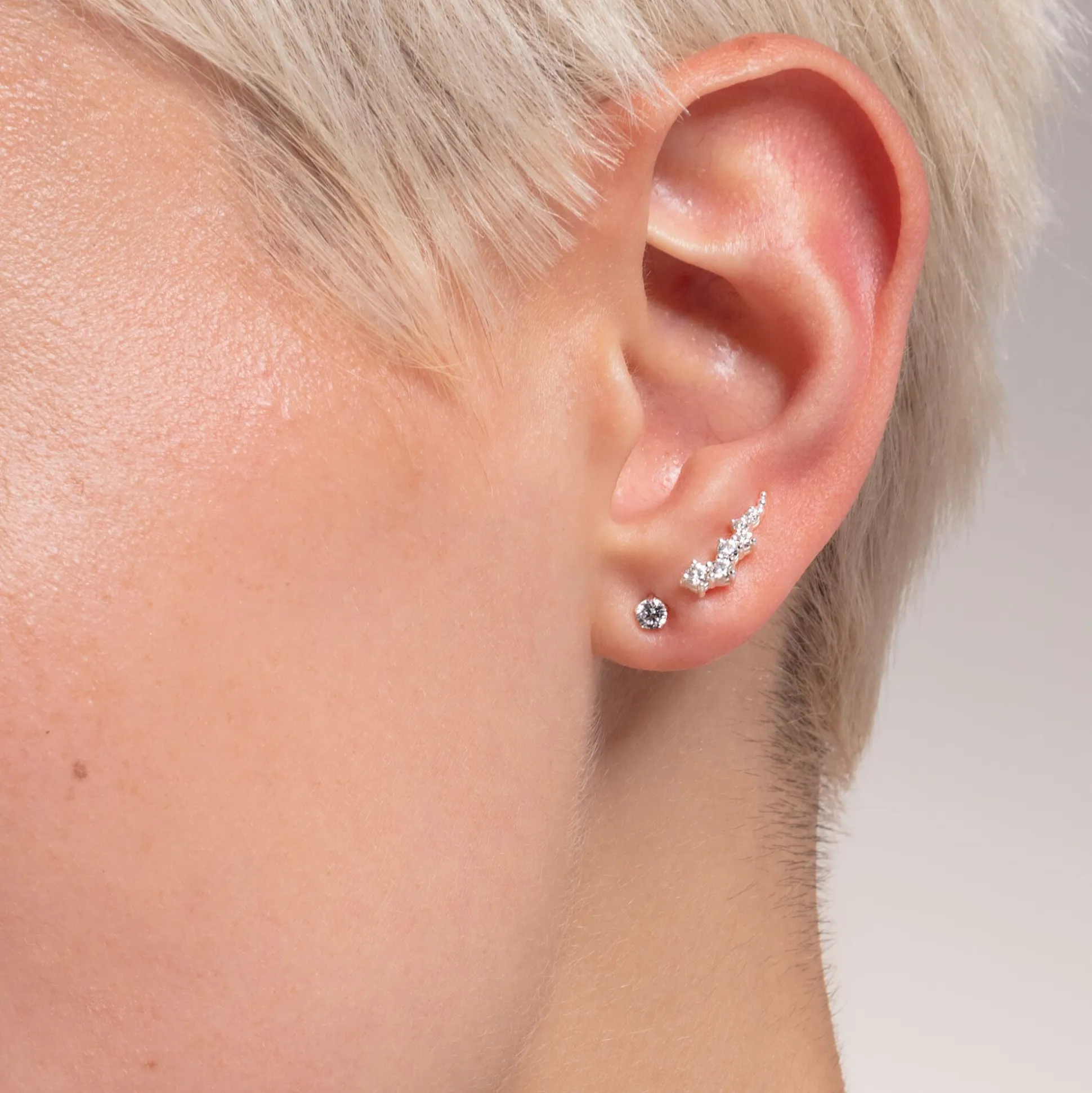 Online Ohrringe Ear Climber weiße Steine silber Damen Ohrstecker