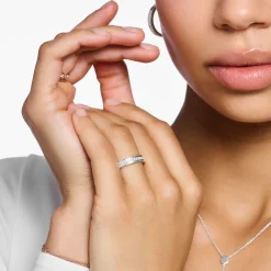 Hot Ring mit weißen Steinen Pavé Silber Damen Ringe